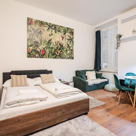 D68 - Downtown Cozy Suite - Best Location By Bqa Budapest Eksteriør billede